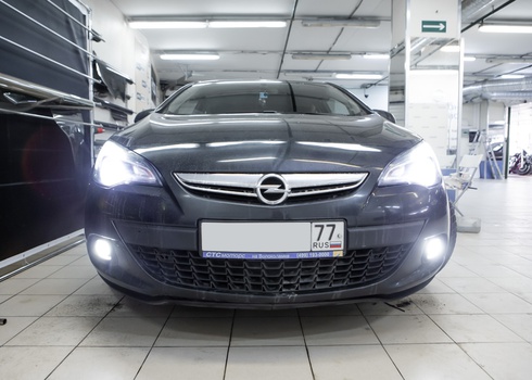 Замена ламп ближнего света и ПТФ Опель Астра / Opel Astra на LED