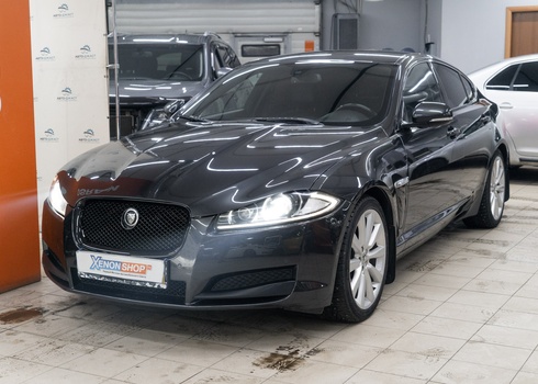 Замена ксеноновых линз Jaguar XF (2012) на светодиодные модули