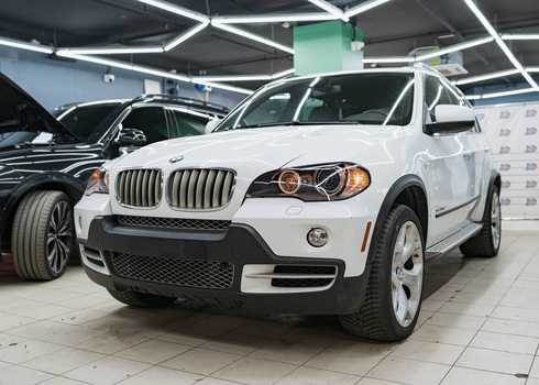 Замена стекол фар BMW X5 E70 (2009)