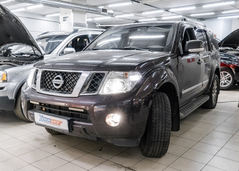 Замена ксеноновых линз Nissan Pathfinder (2011)