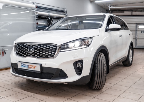 Замена галогена в фарах KIA Sorento на светодиоды