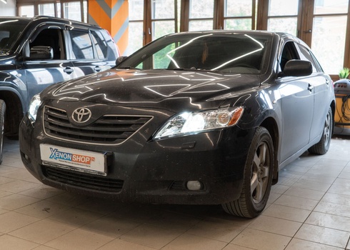 Замена штатных линз Toyota Camry V40 (2008) на светодиодные линзы