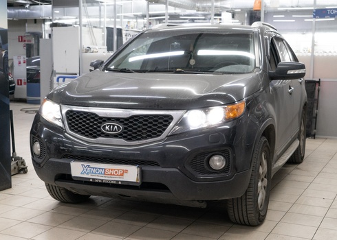 Замена штатных линз Kia Sorento (2012) на новые биксеноновые XS-Light 3R