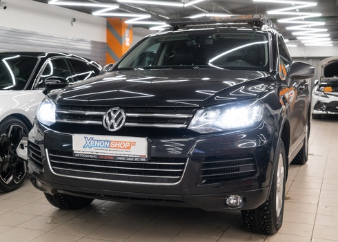 Замена ксеноновых ламп Volkswagen Touareg (2012) на светодиоды