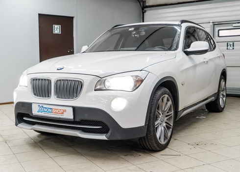 Установка светодиодов в ближний и ПТФ БМВ Х1 / BMW X1