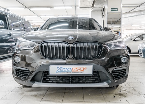 Установка сетки в бампер БМВ Х1 / BMW X1