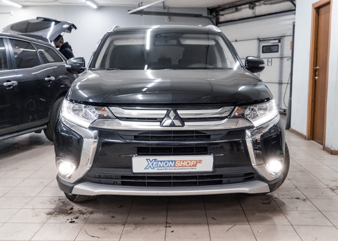 Установка LED ПТФ на Mitsubishi Outlander III рестайлинг