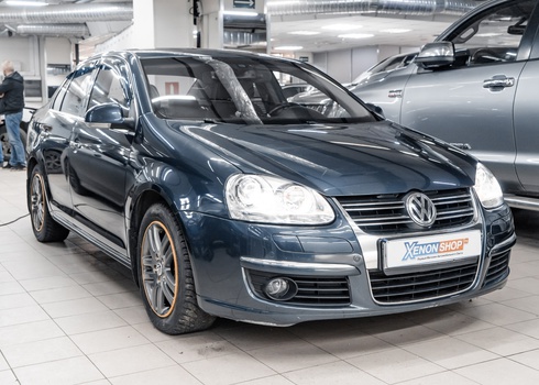 Установка светодиодных линз в фары Volkswagen Jetta V