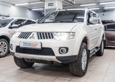 Замена галогенных линз Mitsubishi Pajero Sport II на LED-линзы