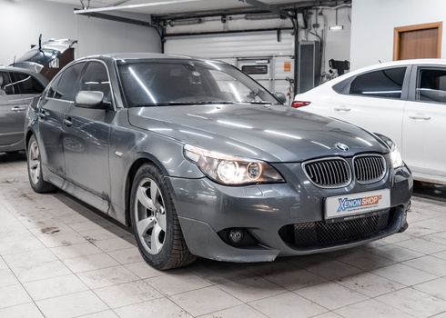 Замена линз и стекол фар BMW E60 2005