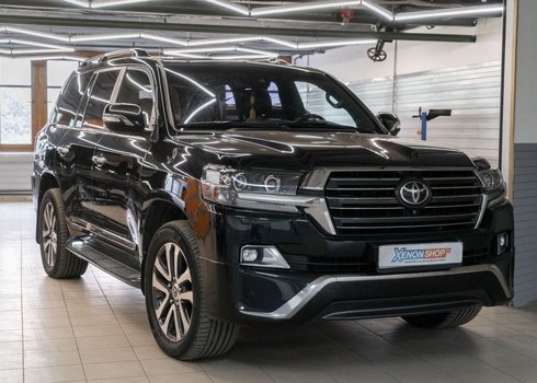 Устранение запотевания фары Toyota Land Cruiser 200 (2016)