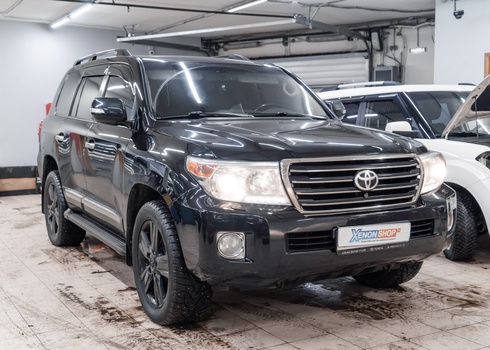 Установка новых ксеноновых ламп на Toyota Land Cruiser 200