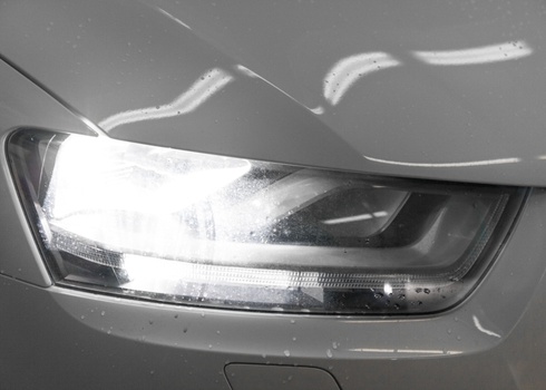 Замена галогеновых ламп Ауди КУ5 / Audi Q5 на светодиодные