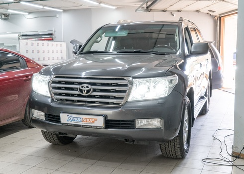 Установка четырех линз (квадробилед) в фары Toyota Land Cruiser 200 (2011)