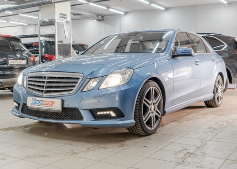 Замена ксеноновых ламп на Мерседес 212 / Mercedes-Benz W212 E-класса