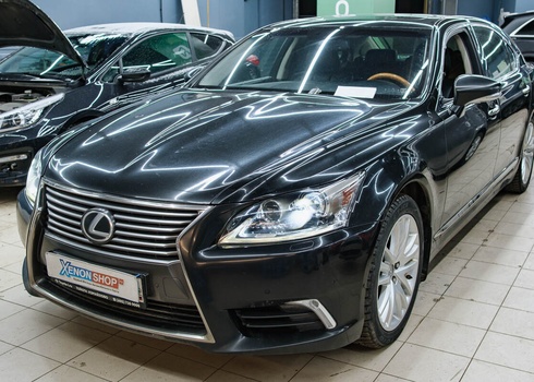 Замена линз в фарах Lexus LS460