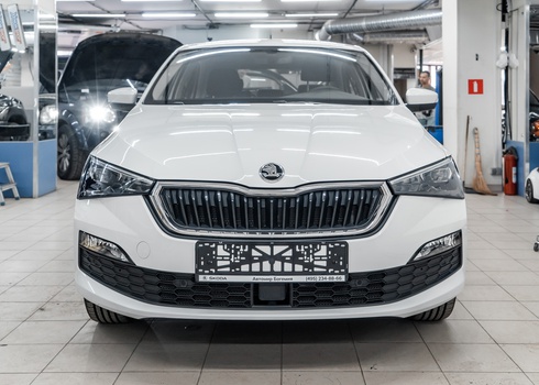 Поклейка атермальной пленки на Skoda Rapid