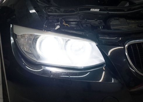 Замена ксеноновых ламп БМВ Е92 / BMW E92 и установка светодиодных маркеров