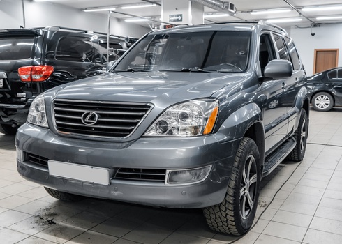 Оклейка броней фар Lexus LX470