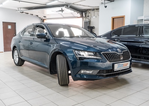 Замена ксеноновых ламп Шкода Суперб / Skoda Superb