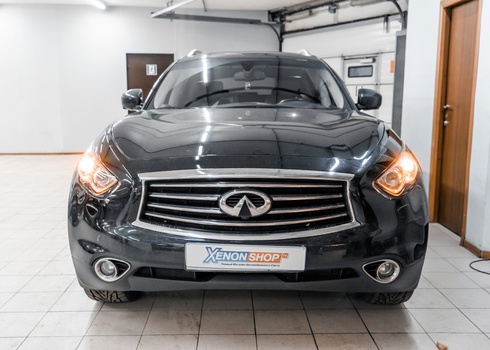 Установка ламп ДХО+поворотников на Infiniti QX70 + замена заднего хода на LED