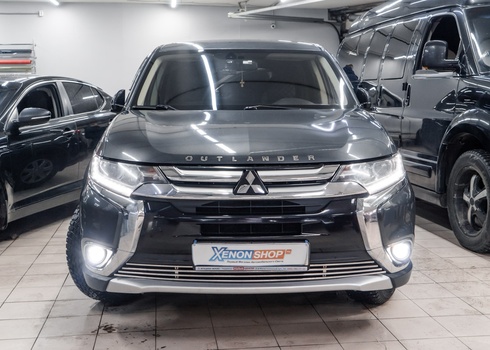 Установка противотуманных линз на Mitsubishi Outlander III (2017)