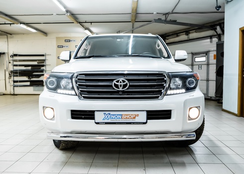 Установка светодиодных ламп в ПТФ Тойота Ленд Крузер 200 / Toyota Land Cruiser 200