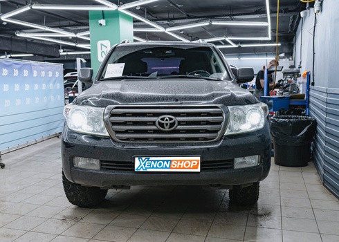 Замена линз в фарах Toyota Land Cruiser 200 на LED-модули MTF-Light