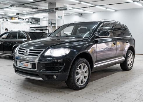 Замена автоламп в фарах Фольксваген Туарег / Volkswagen Touareg