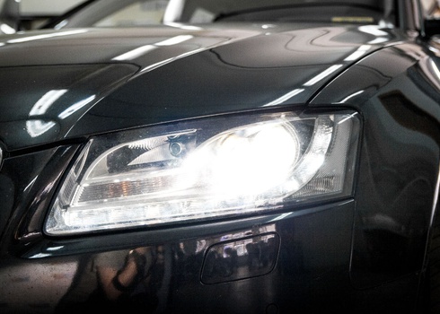 Замена штатного ксенона Ауди А5 / Audi A5 на ксеноновые лампы Philips X-treme Vision Gen2 D3S