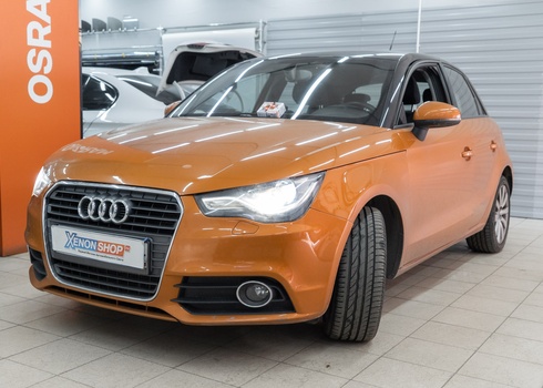 Замена ксеноновых ламп в фарах Audi A1 (2013)