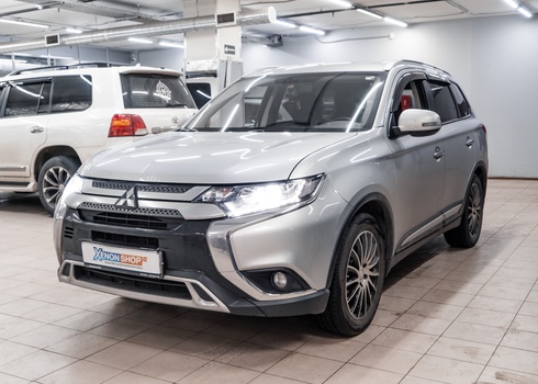 Замена галогена в ближнем свете Mitsubishi Outlander III рестайлинг