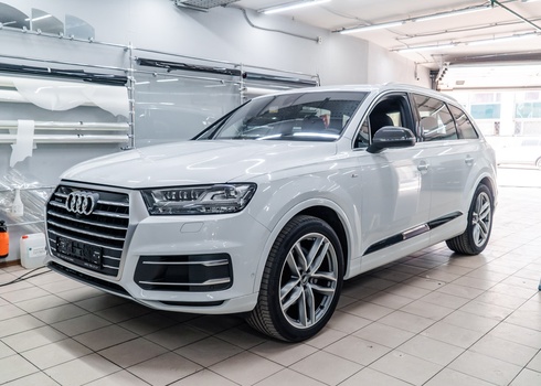 Оклейка полиуретаном кузова Audi Q7