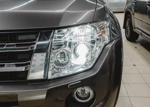 Замена линз Mitsubishi Pajero IV (2013) на LED-модули Vision