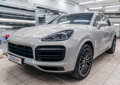 Тонировка задней полусферы Porsche Cayenne (2021)