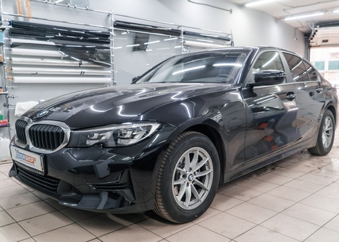 Тонирование задней полусферы BMW 318i G20 пленкой LLumar