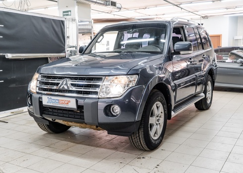 Замена ксеноновых линз Hella 3R на автомобиле Mitsubishi Pajero IV