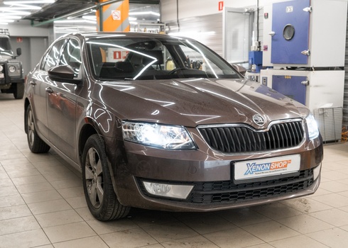 Установка LED-линз в фары Skoda Octavia (2016)