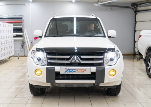 Установка двухрежимных модулей в ПТФ Mitsubishi Pajero IV