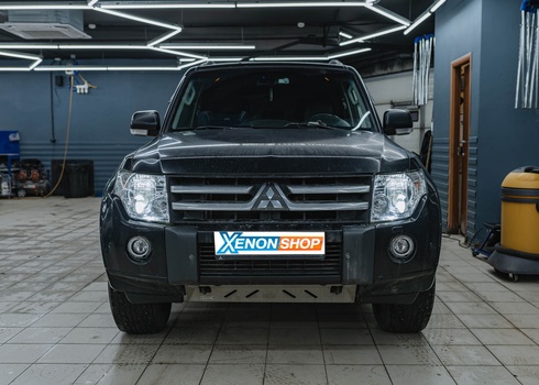 Замена линз в фарах Mitsubishi Pajero IV на новые светодиодные