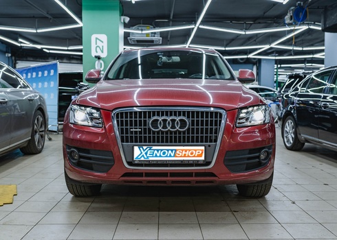 Замена стекол запотевших фар Audi Q5 (2009)