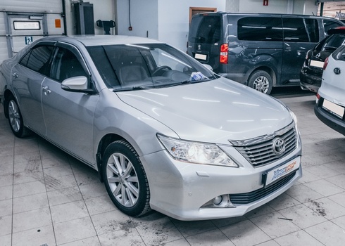 Замена ксеноновых ламп Toyota Camry VII XV50 (2014)