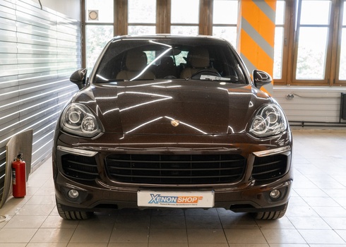 Устранение запотевания фары Porsche Cayenne (2015)