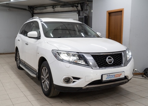 Установка светодиодных линз в фары Nissan Pathfinder (2015)