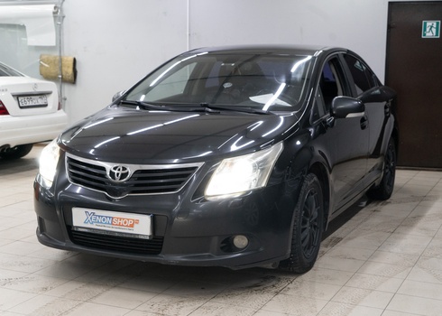 Замена штатных линз Toyota Avensis (2011) на светодиодные модули