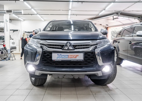 Установка светодиодных модулей ПТФ на Mitsubishi Pajero Sport III