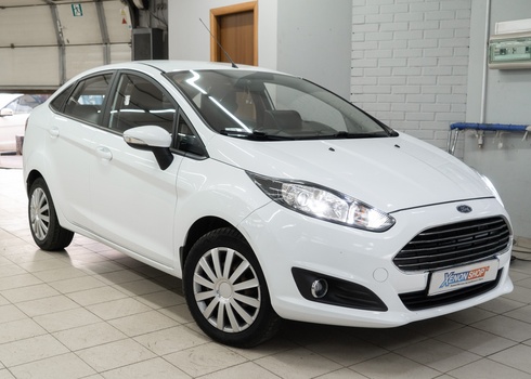 Установка линз в фары Ford Fiesta (2015)