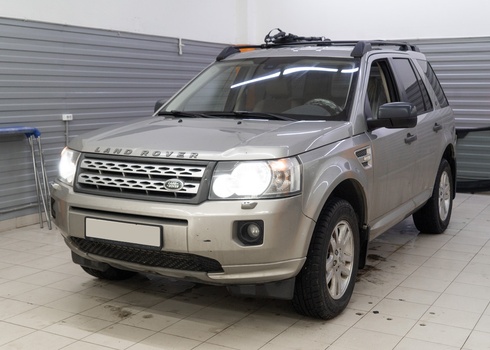 Замена линз Land Rover Freelander (2011) на светодиодные модули