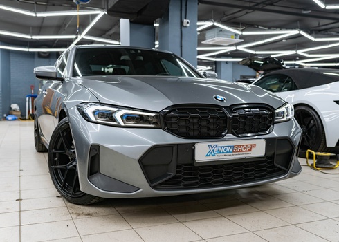 Замена стекла правой фары BMW G30 (2022)