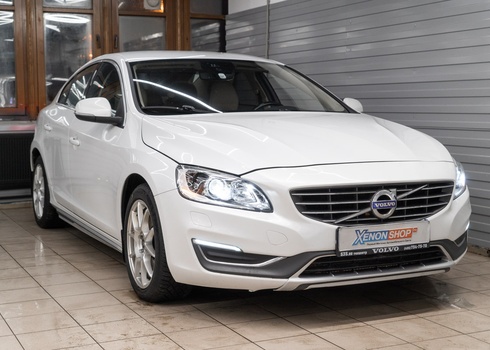 Замена отражателей на линзах Volvo S60 (2014)